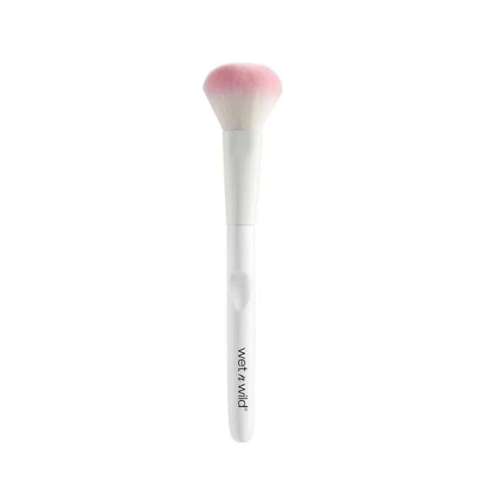WNW Blush Brush E796 - By Mio Perfumería